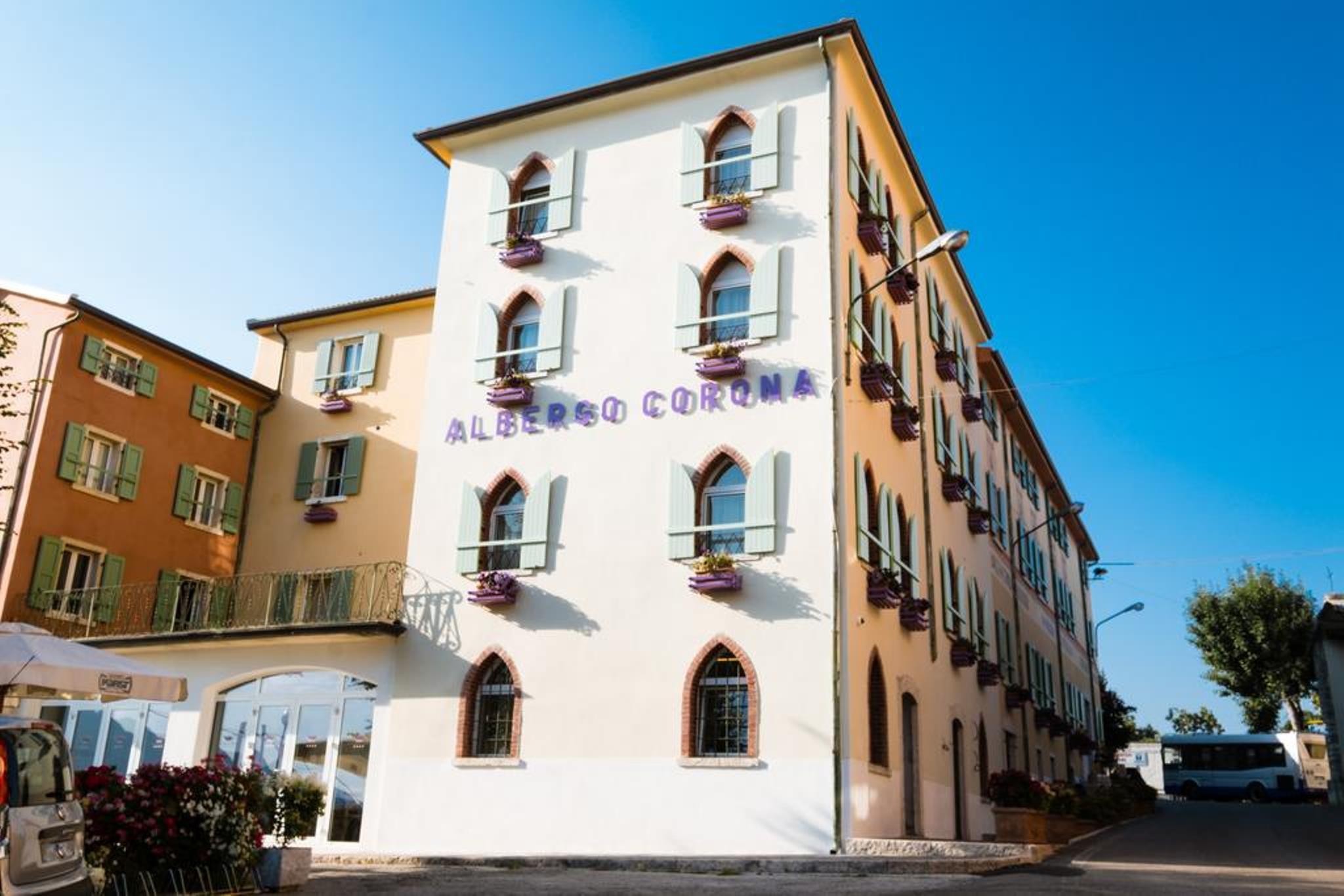 Hotel Corona Spiazzi Di Caprino Esterno foto